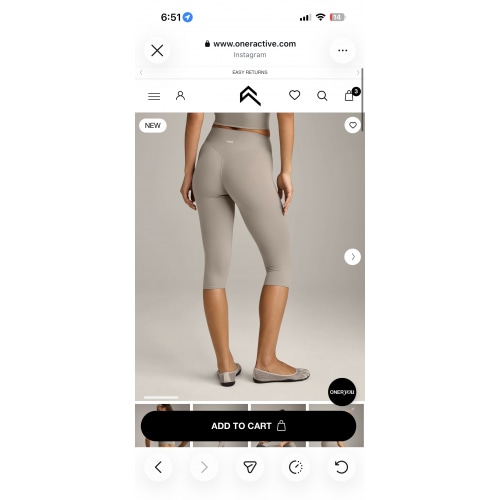 SOFTMOTION™ HIGH WAISTED CAPRI LEGGINGS WITH WHITE LOGO