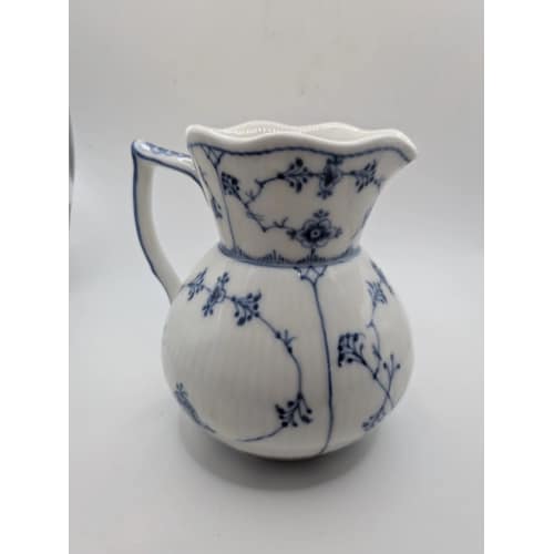 Plain Pitcher