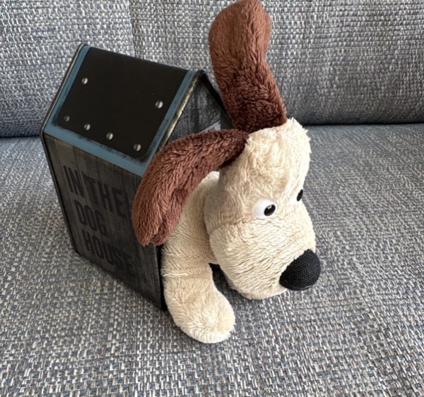 Gromit Plush Stuffed Animal Doghouse
