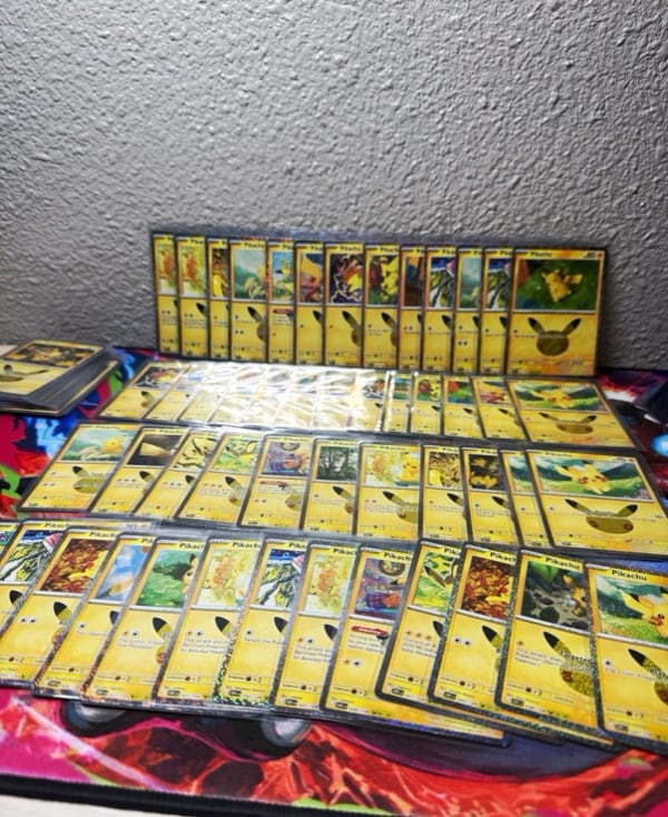 Pikachu 30TH Celebration Lot 102x pikachu