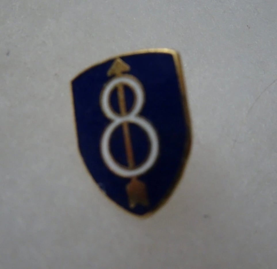 Ebay 307108797841 Lapel pin US military 8th Infantry Division Pathfinder crest logo shield